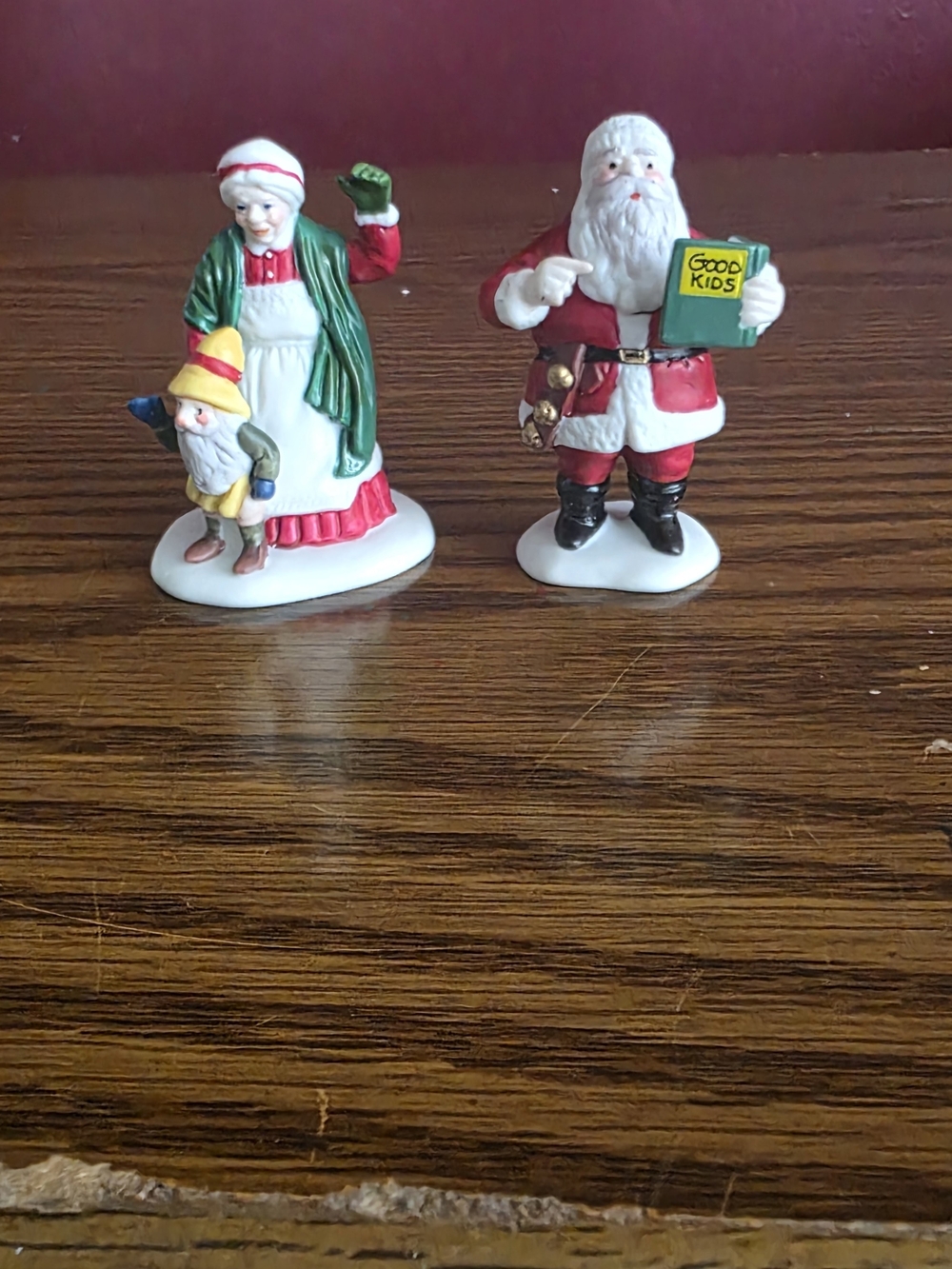 VTG Department 56 Heritage Village Santa & Mrs. Claus Porcelain Figurines, 2pc